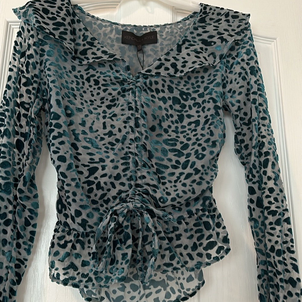 KENDALL + KYLIE Blue Leopard blouse